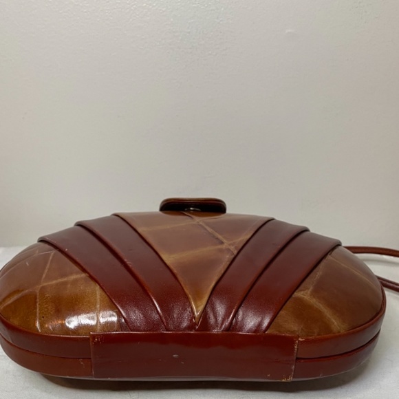 ❌ SOLD! Vintage tan leather box bag with strap! - Picture 9 of 13